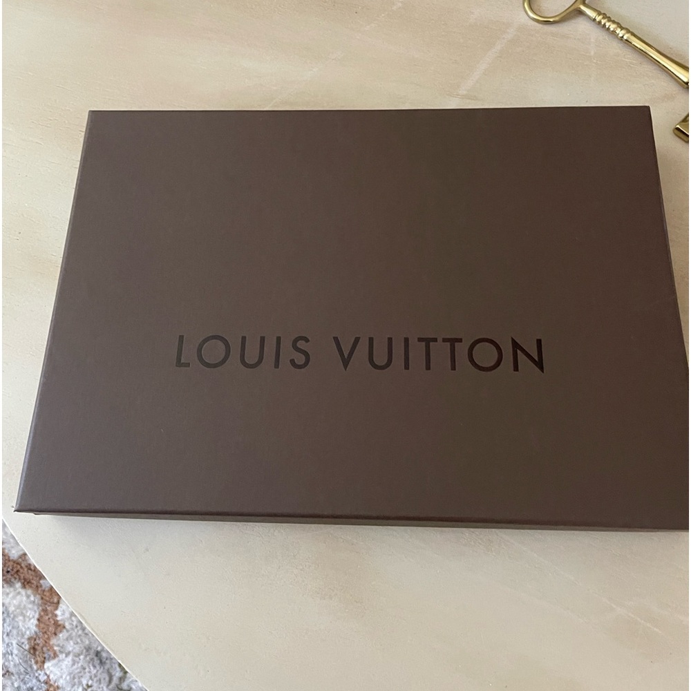 💯Authentic Louis Vuitton Empty Box💯